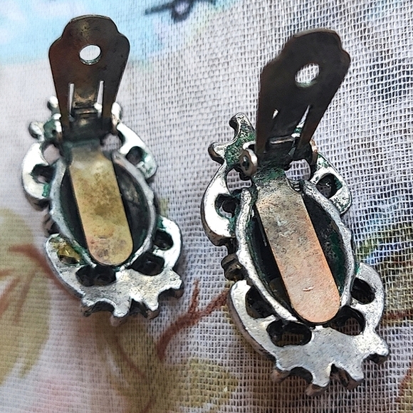 Confetti Cabochon Lucite Antique Silver Tone Vintage Clip Back Earrings Unsigned - Picture 9 of 9